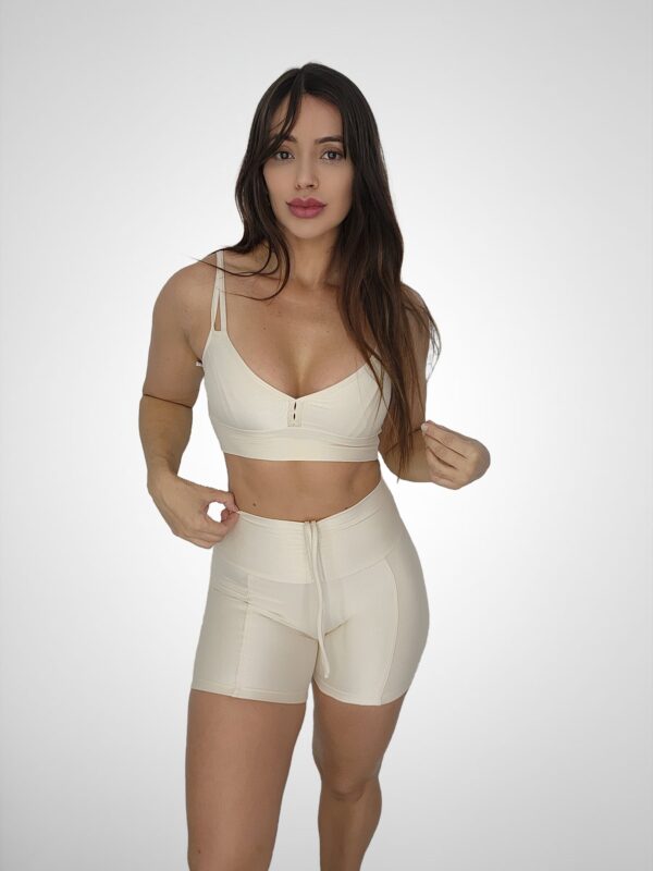 Conjunto Short Empina + Top Compressão Off White