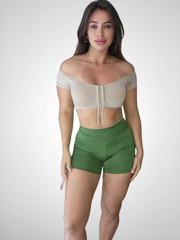 Conjunto Short Empina + Top Ciganinha Verde/Bege